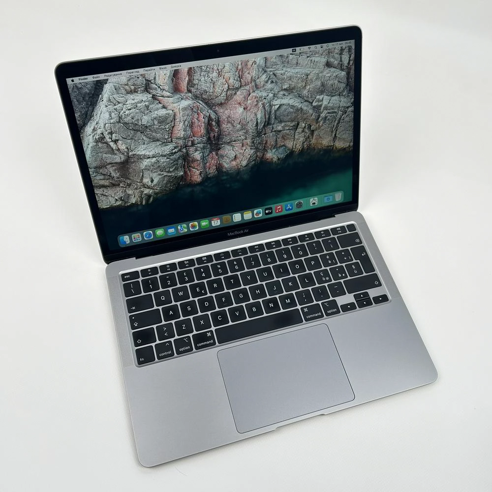Ноутбук APPLE MacBook Air 13 2020 MVH22 Б/В
